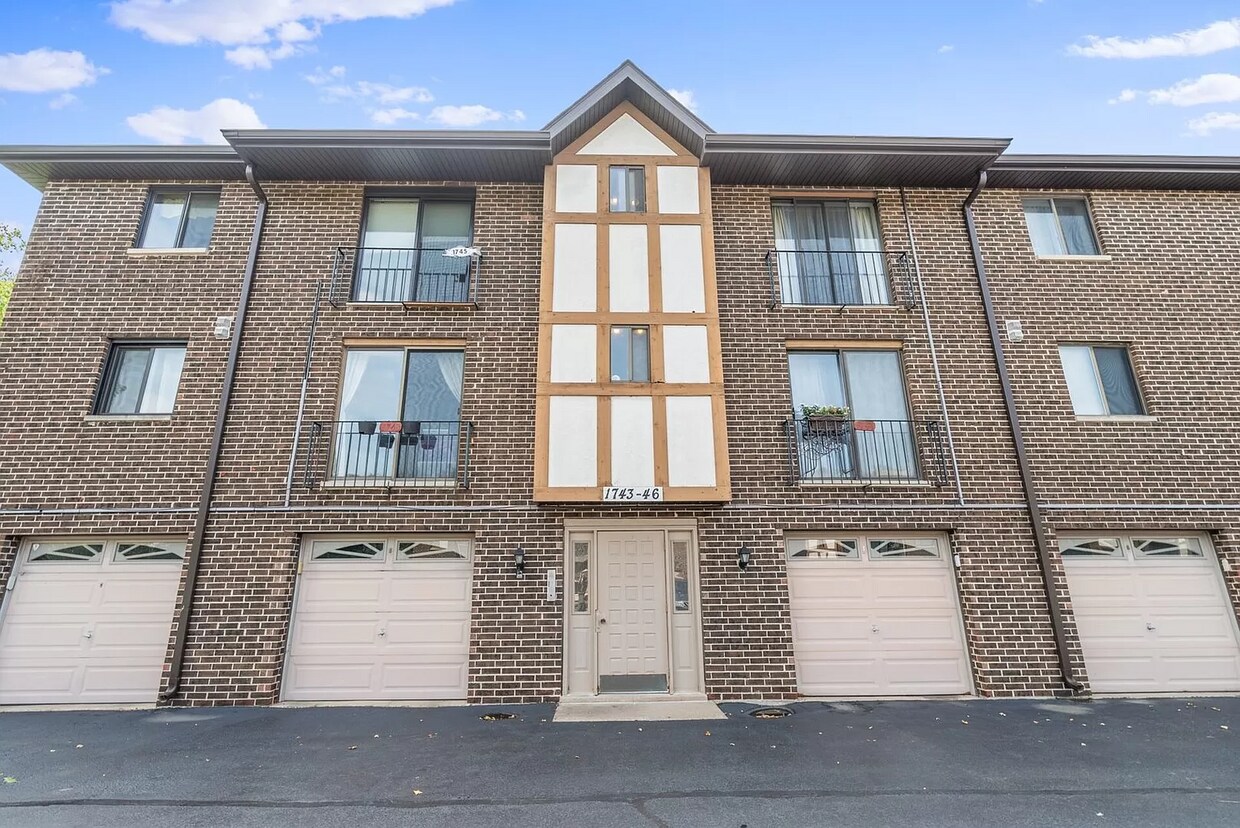 1745 S Washington St Unit 1745, Naperville, IL 60565 Condo for Rent