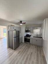 Building Photo - 2059 Deauville Dr