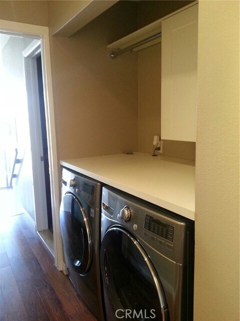 Building Photo - 8331 Marina Pacifica Dr N