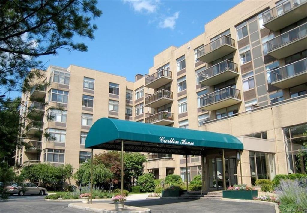 Foto principal - 35 N Chatsworth Ave