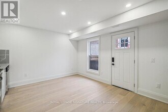 Building Photo - 202 Perth Ave