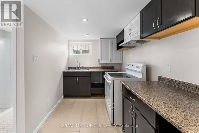 Photo du bâtiment - 96 Allenby Ave