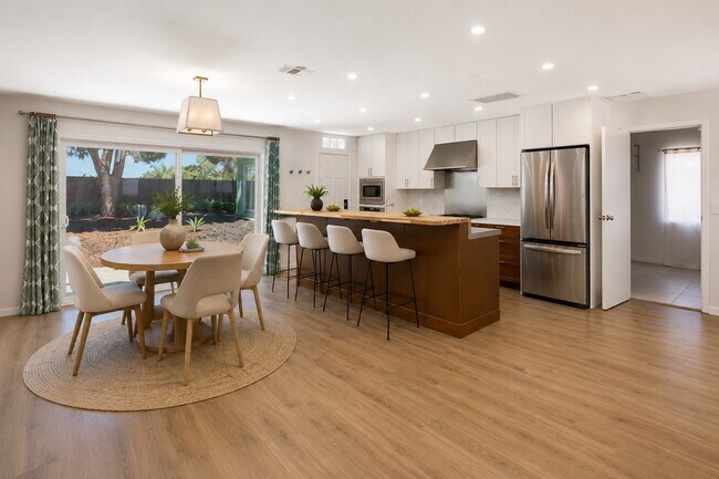 Foto del edificio - 4742 Seaford Pl