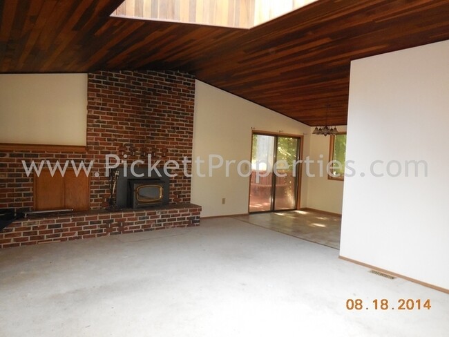 Foto del edificio - Large 3+ Bedroom off Bangor