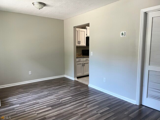 Foto del edificio - 752 Morningside Ln