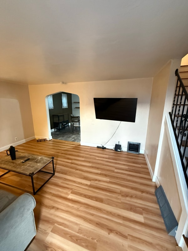 Foto del edificio - 4221 Tuxey Ave
