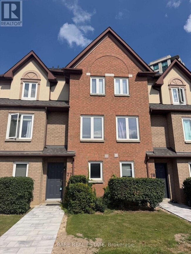 Building Photo - 735 New Westminster Dr