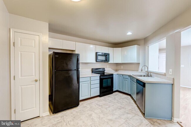 Foto del edificio - 9225 Cardinal Forest Ln