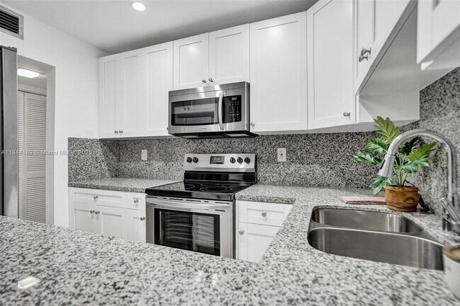 Foto del edificio - 9301 SW 92nd Ave