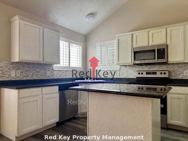 Foto del edificio - Whitaker Dr. Single Family Home