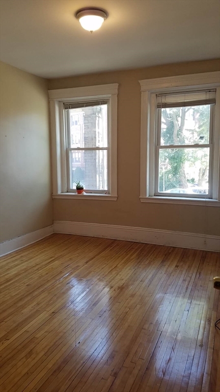 *Pictures are representative samples of the advertised unit. In some cases, the actual units you to - 160 Strathmore Rd