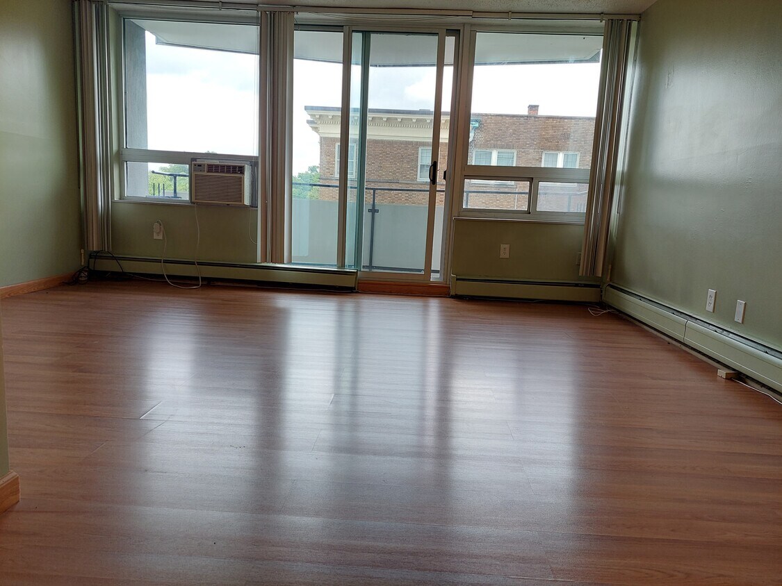 11811 Lake Ave Unit 406, Lakewood, OH 44107 Condo for Rent in