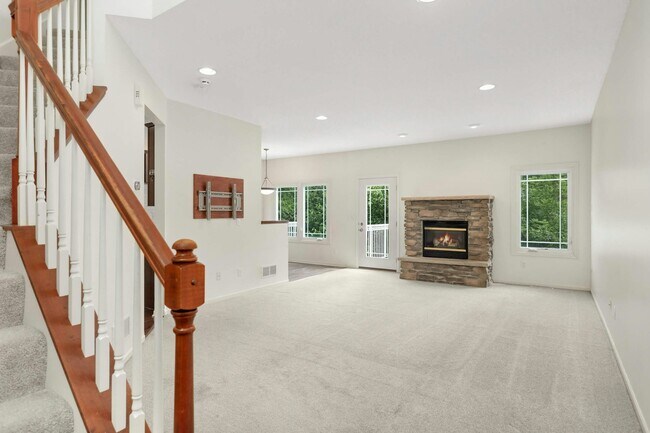 Foto del edificio - 15865 Porchlight Ln