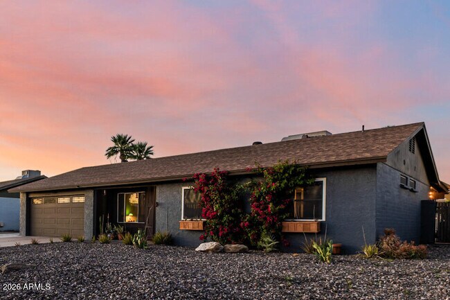 Building Photo - 2200 N Los Altos Dr