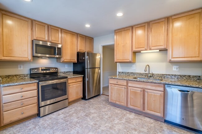 Building Photo - Location is Everything With This 3 Bedroom...