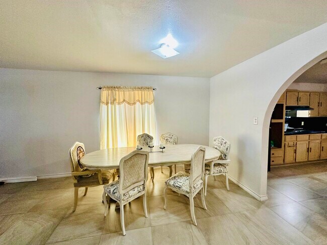Foto del edificio - 105 Century Blvd