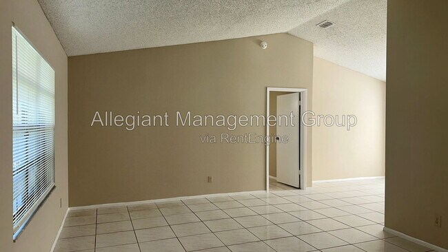 Foto del edificio - 7107 Blair Dr