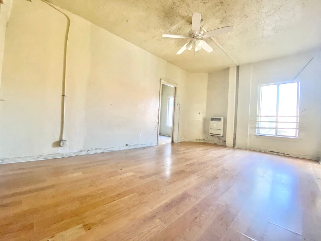503 S Burlington Ave Unit 35, Los Angeles, CA 90057 Room for Rent in
