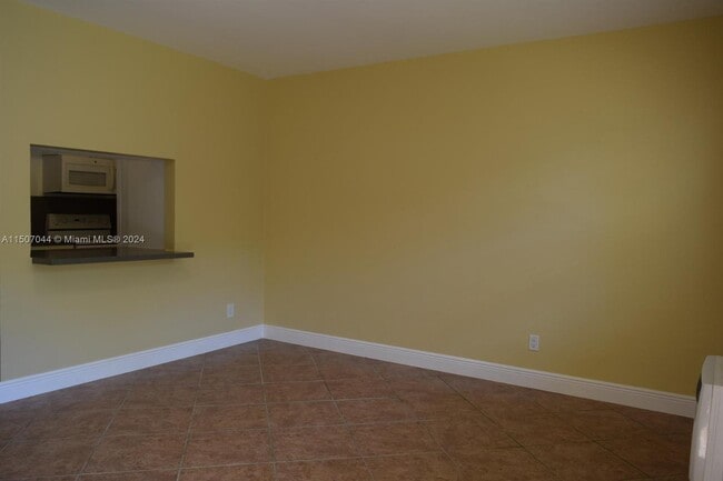 Building Photo - 2915 Plunkett St