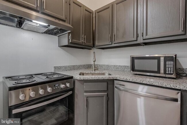 Foto del edificio - 1113 N Calvert St