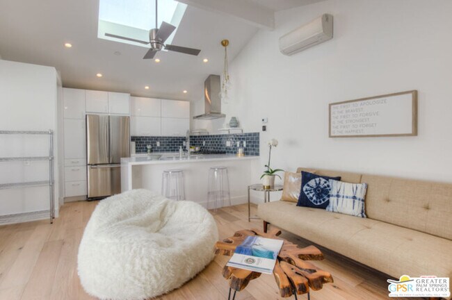 Foto del edificio - 214 Bicknell Ave