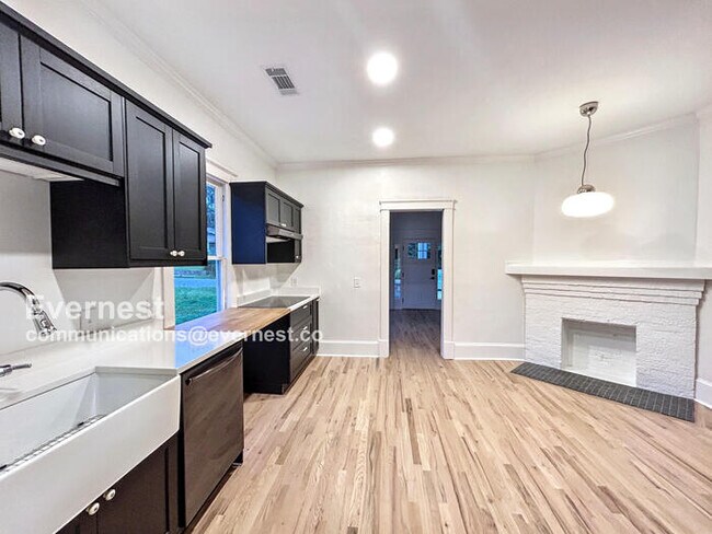 Foto del edificio - 816 Brookline St SW