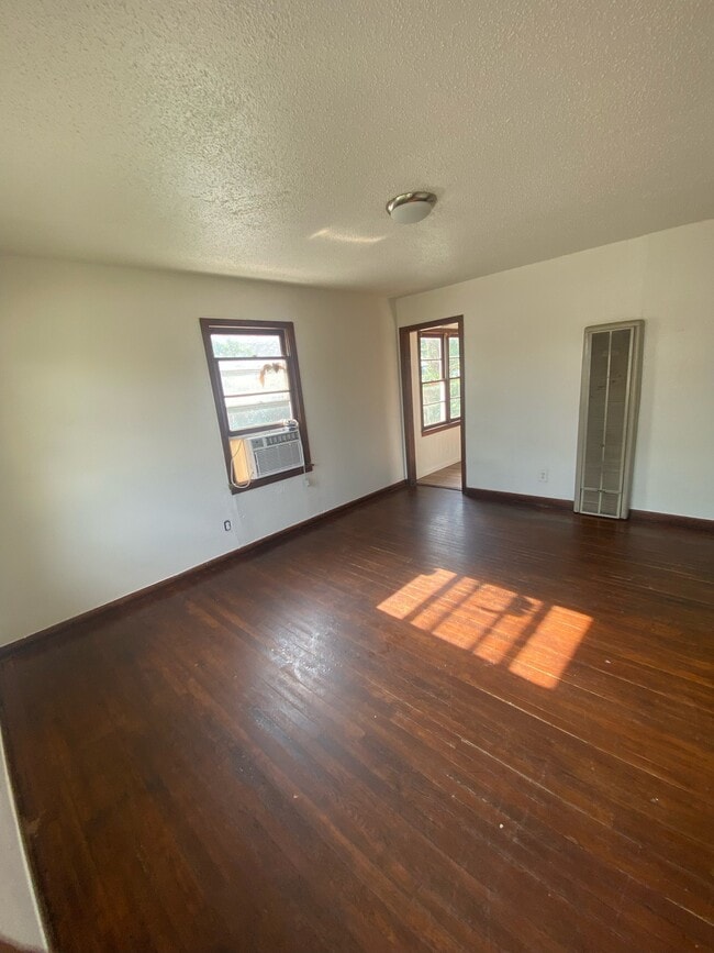Building Photo - 4216 Garland Ave