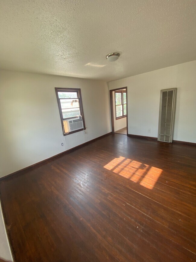 Foto del edificio - 4216 Garland Ave