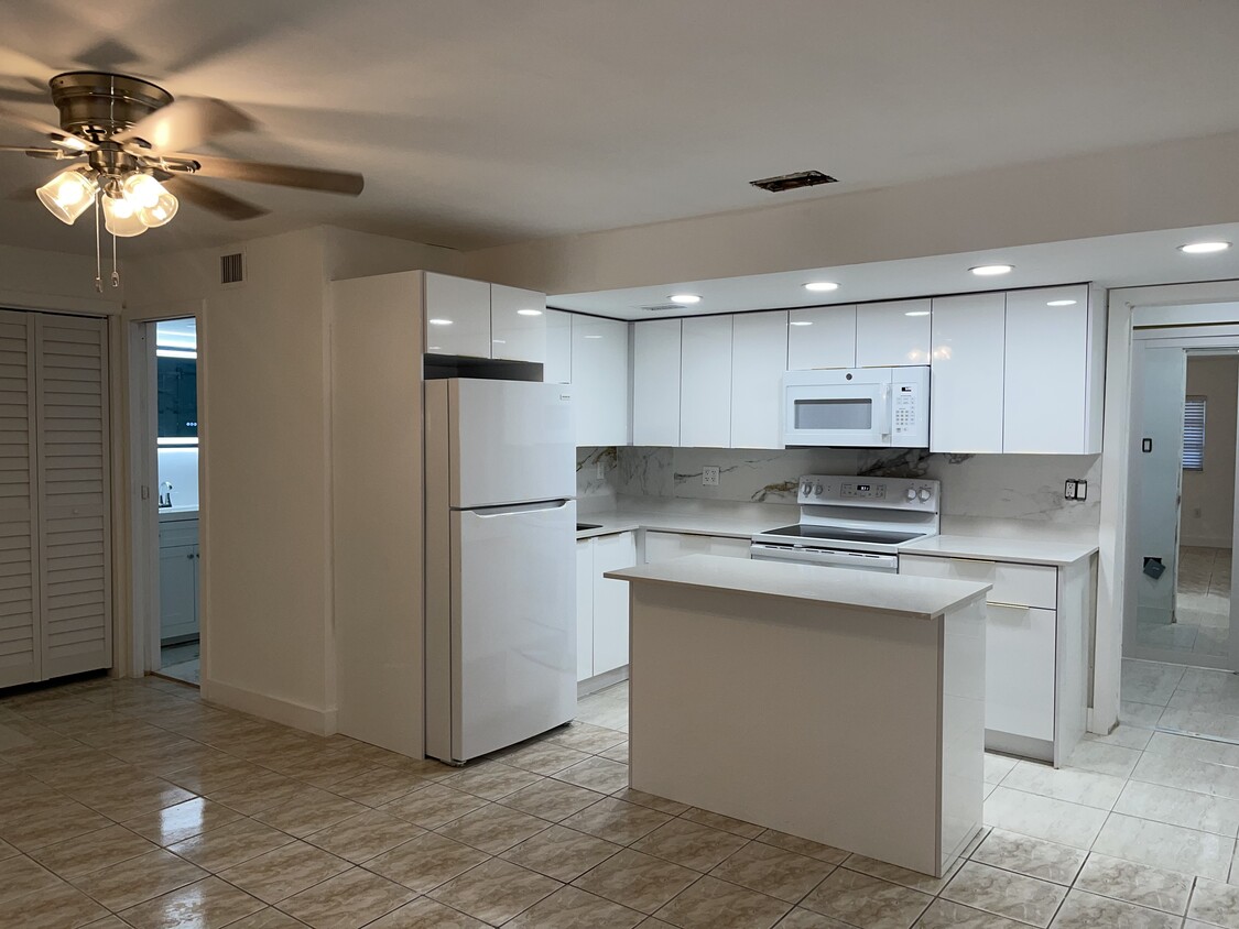 Full Kitchen - 1405 NW 121st St