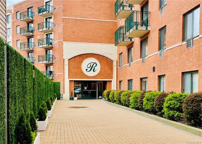 Building Photo - 123 Mamaroneck Ave