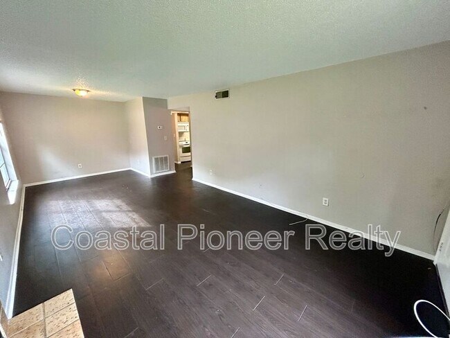 Foto del edificio - 4013 Dream Oak Pl