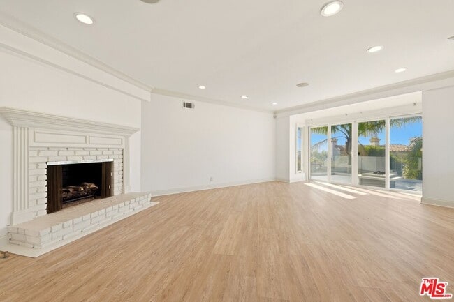 Building Photo - 204 Tranquillo Rd