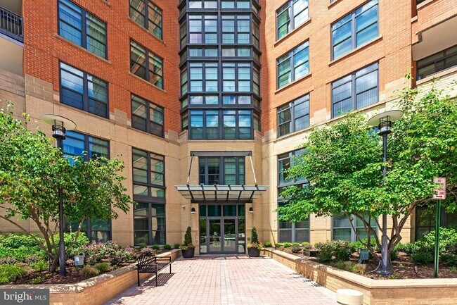 Foto del edificio - 1830 Fountain Dr