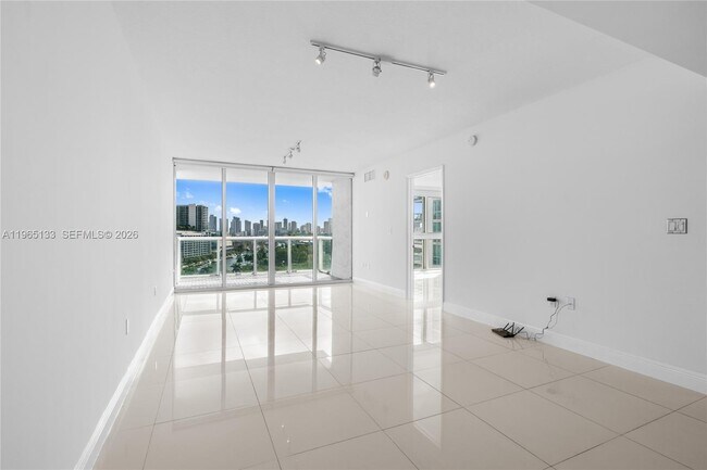 Foto del edificio - 1861 NW S River Dr