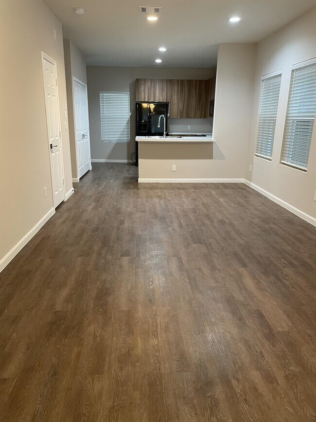 Foto del edificio - 21369 W Wallis Dr
