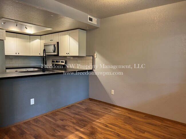 Foto del edificio - 2818 60th Ln SE