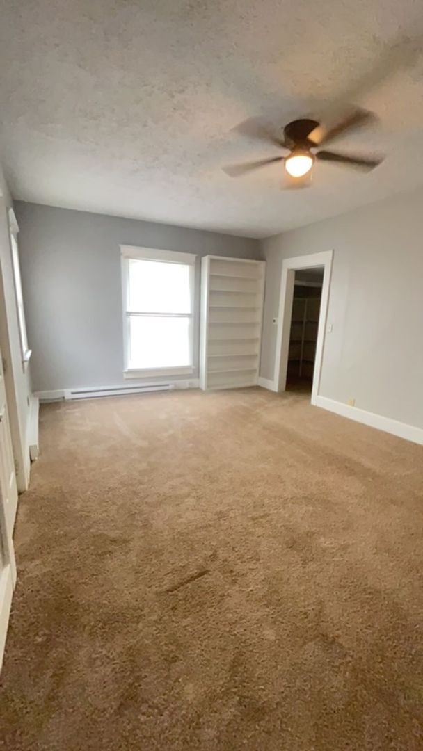 Foto del edificio - Room for Everyone! 6-Bedroom Home Near Ball State University