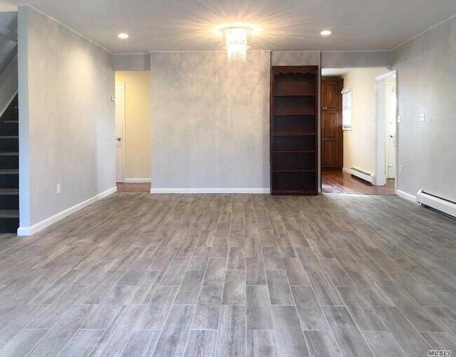 Building Photo - 65 Grey Ln