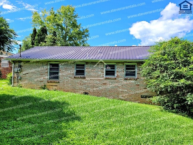 Building Photo - 1228 Pleasant View Dr