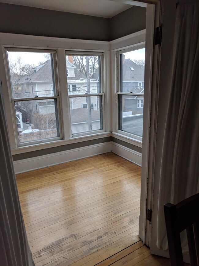 sun room - 2109 Girard Ave S