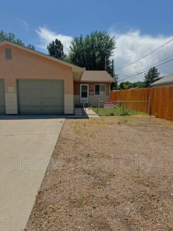 Foto principal - 1610-1610 W Summit Ave