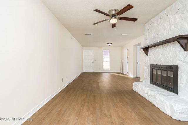 Building Photo - 3 bedroom in Jacksonville FL 32216