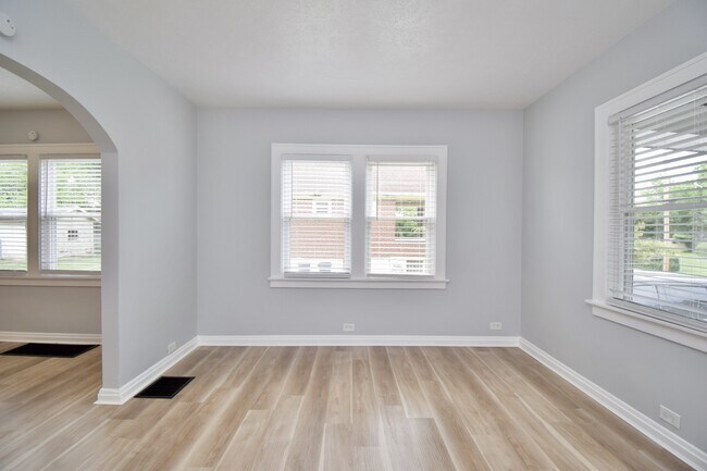 Foto del edificio - 1701 Sundale Ave