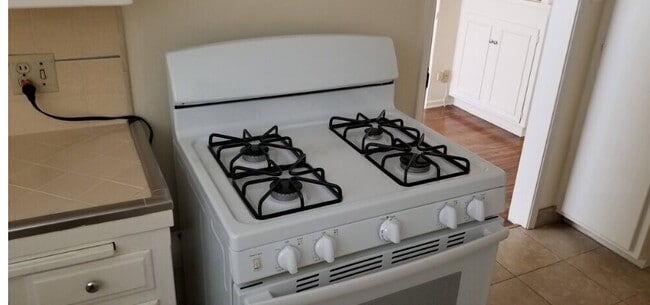 Building Photo - 404 N Palm Dr