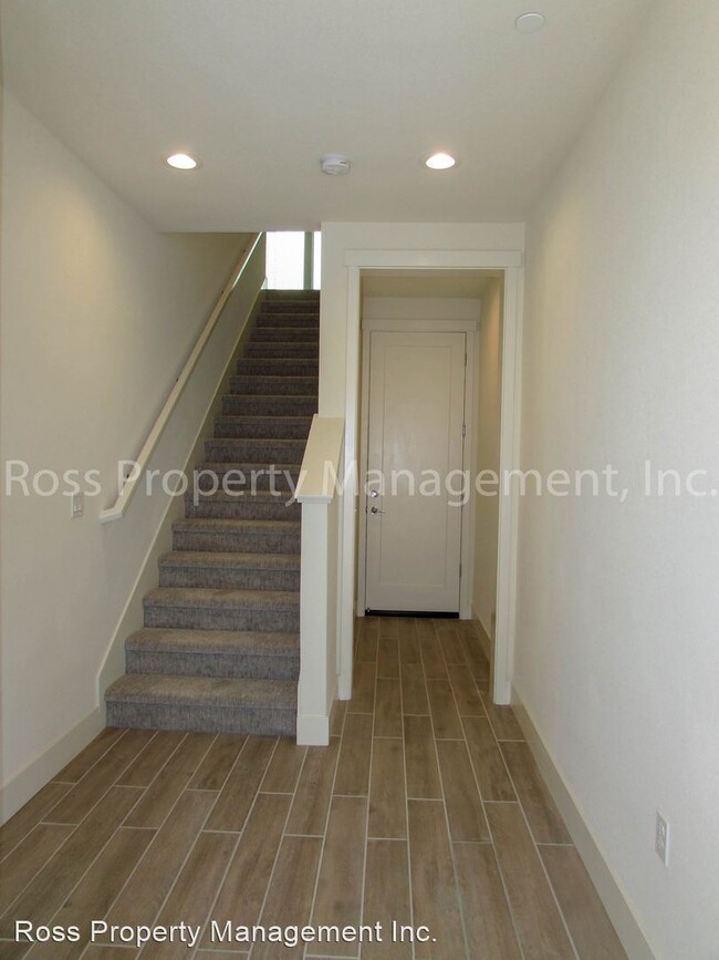 Building Photo - 2 br, 2.5 bath House - 184 Terraine Street