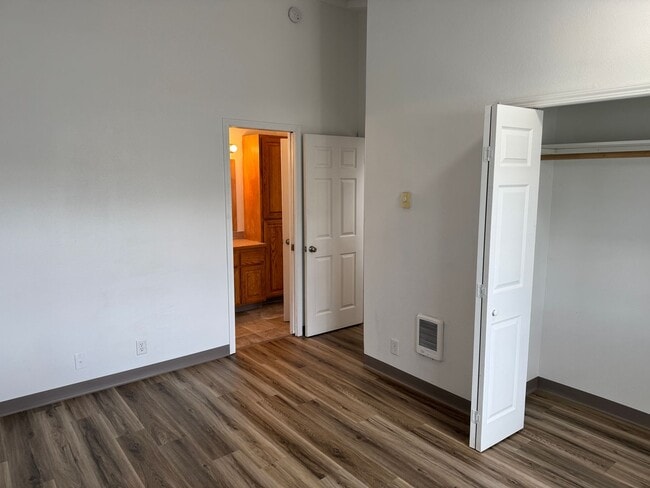 Foto del edificio - 359 S 58th St