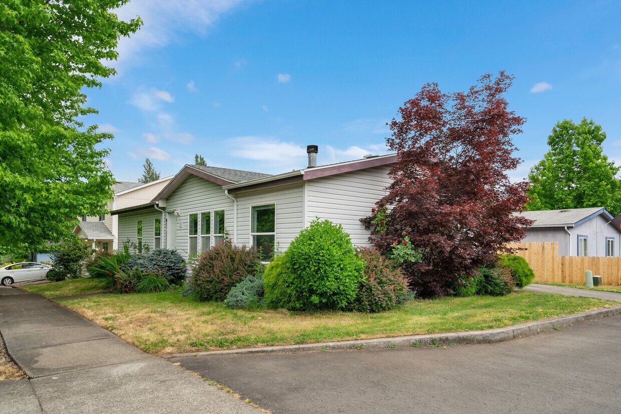 6412 SE 143rd Ct, Portland, OR 97236 House Rental in Portland, OR