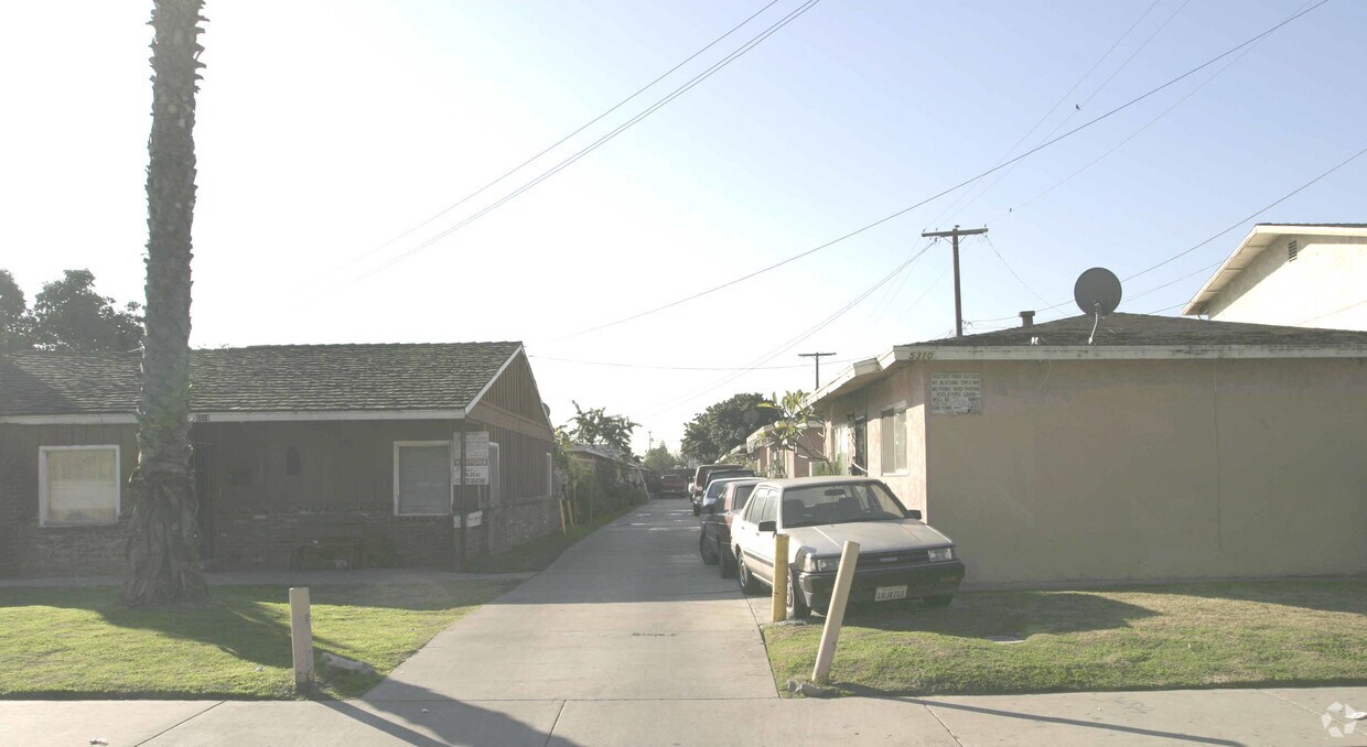 Primary Photo - 5310-5314 Clara St