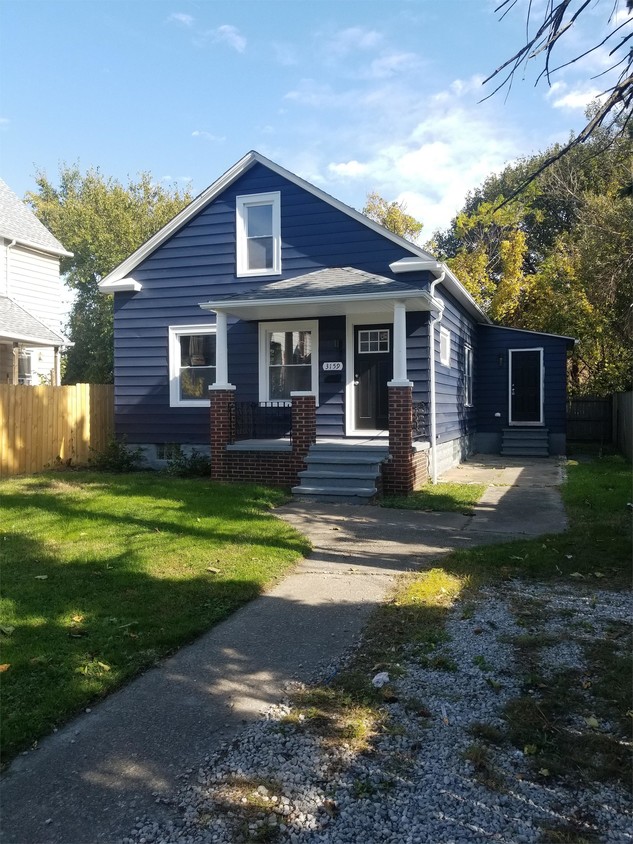 Primary Photo - 3159 Scranton Rd