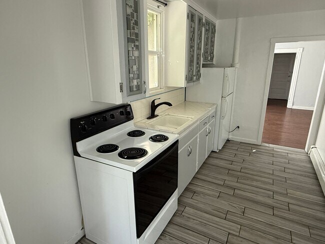 Foto del edificio - Beautiful one bedroom in the heart of the ...